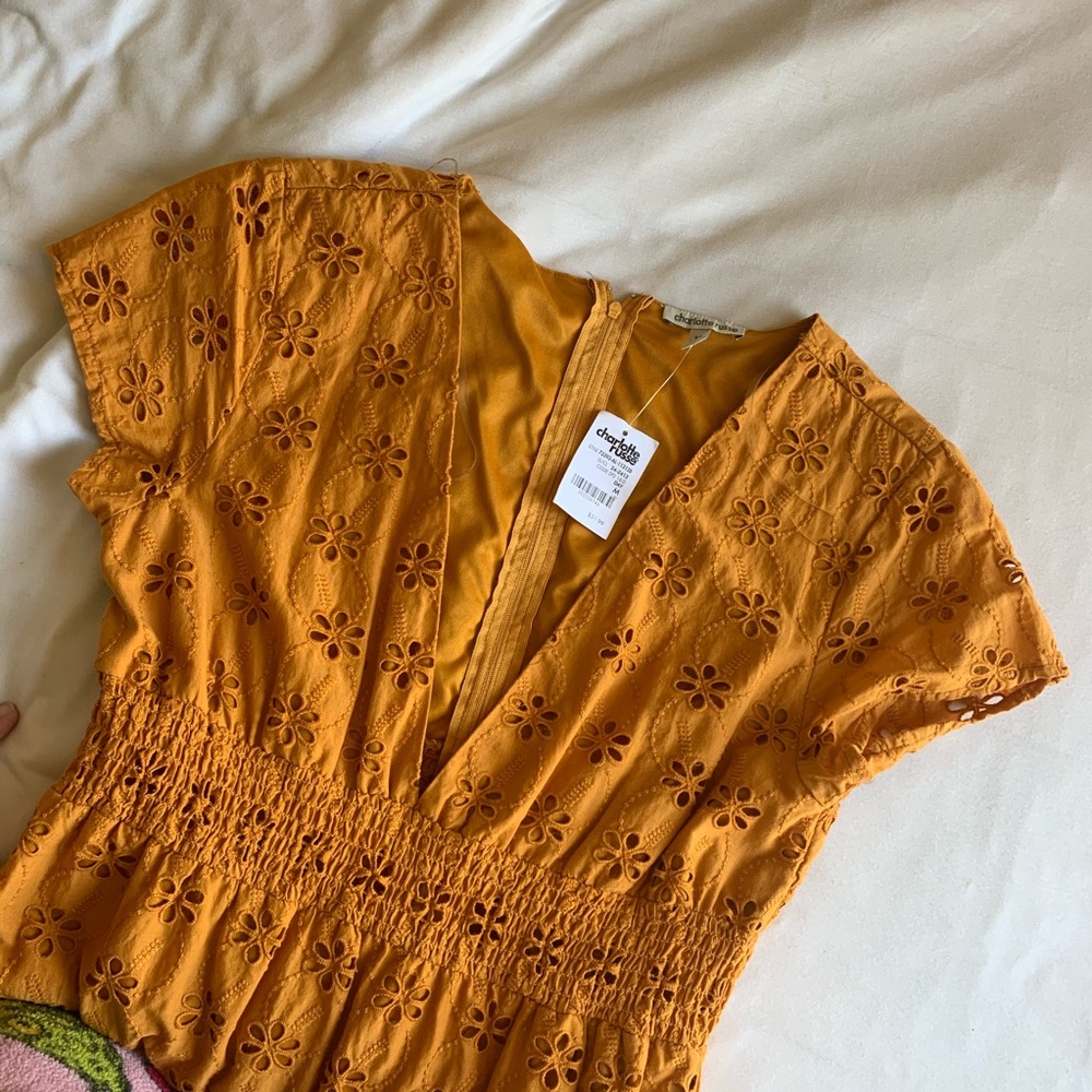 Dress v neck